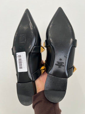 Valentino Garavani Black Pointed Roman Stud Flats, 40