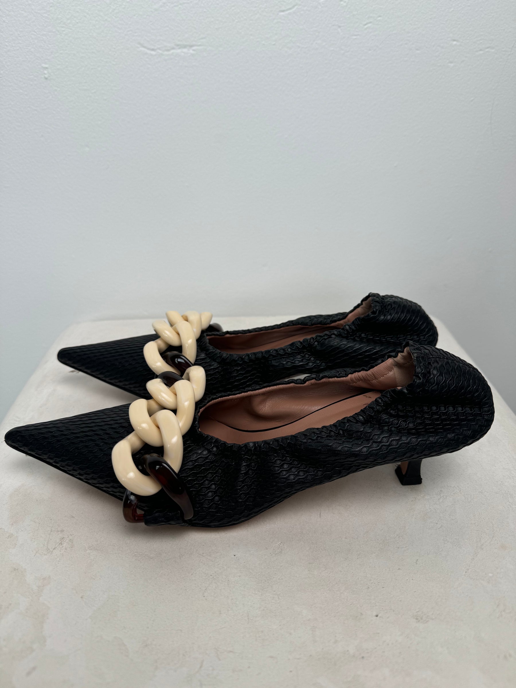 Scanlan Theodore Black Chain Pumps, 38