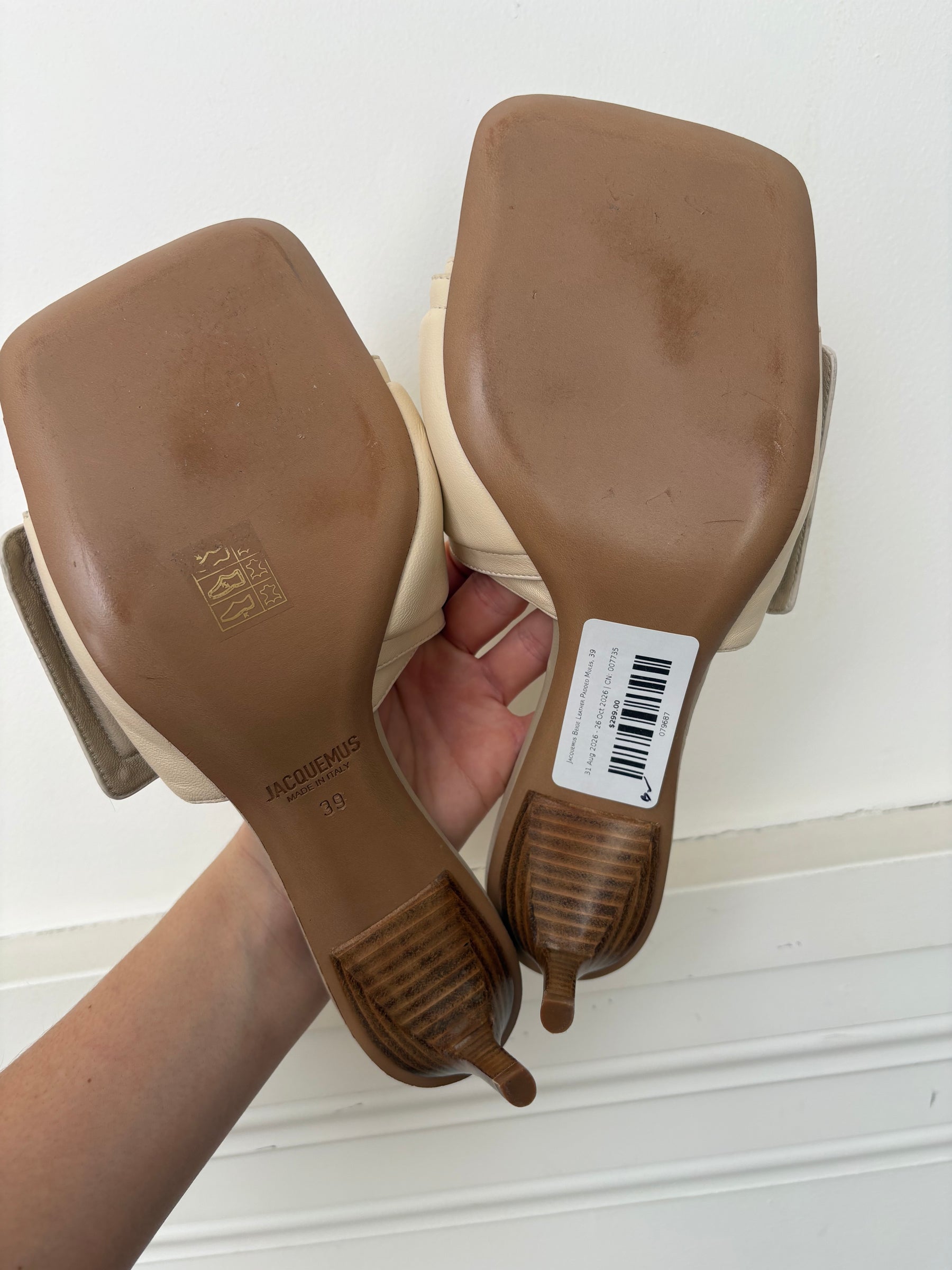 Jacquemus Beige Leather Padded Mules, 39