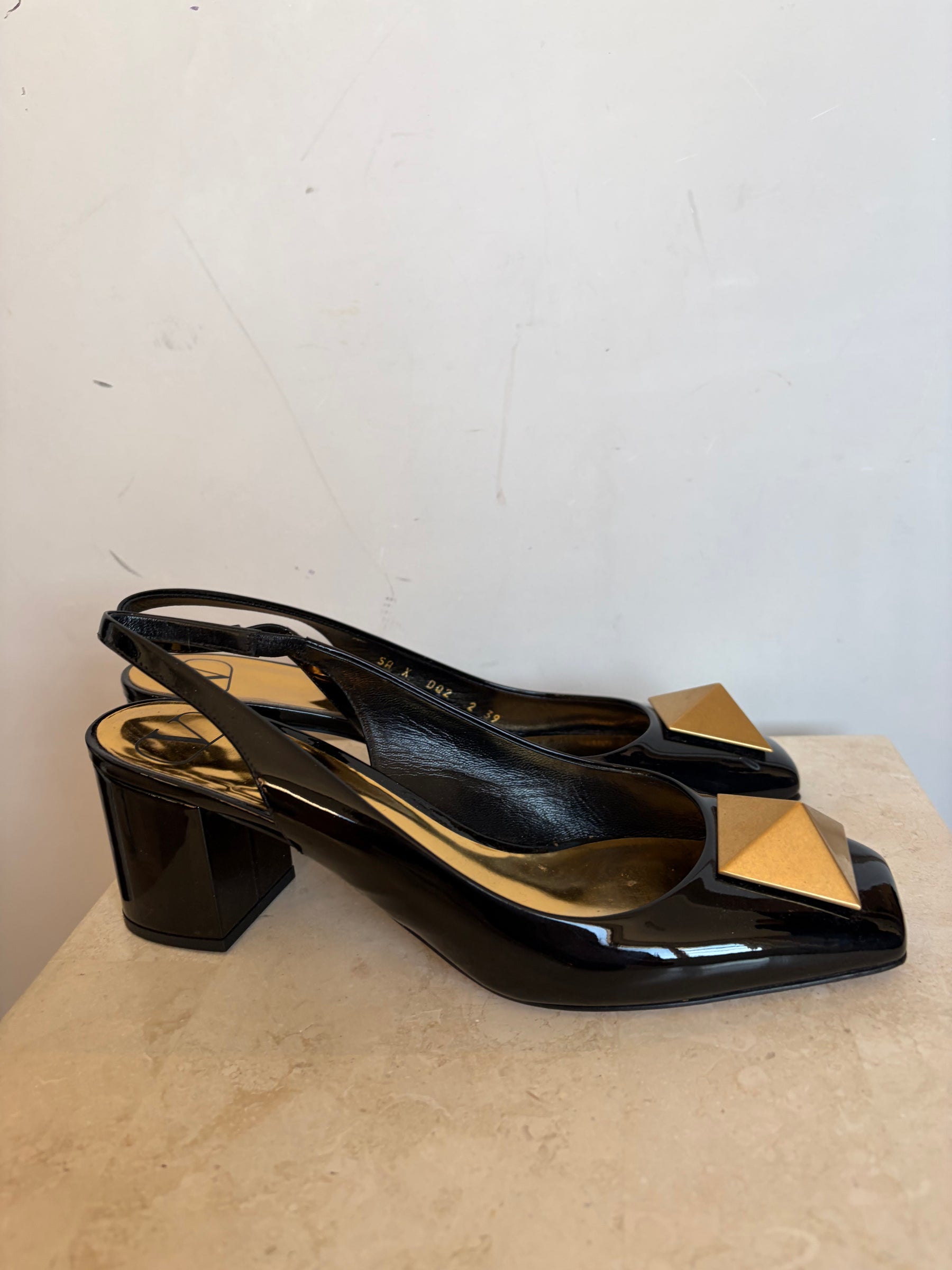 Valentino Garavani Black Patent Leather Roman Stud Slingback Pumps, 39