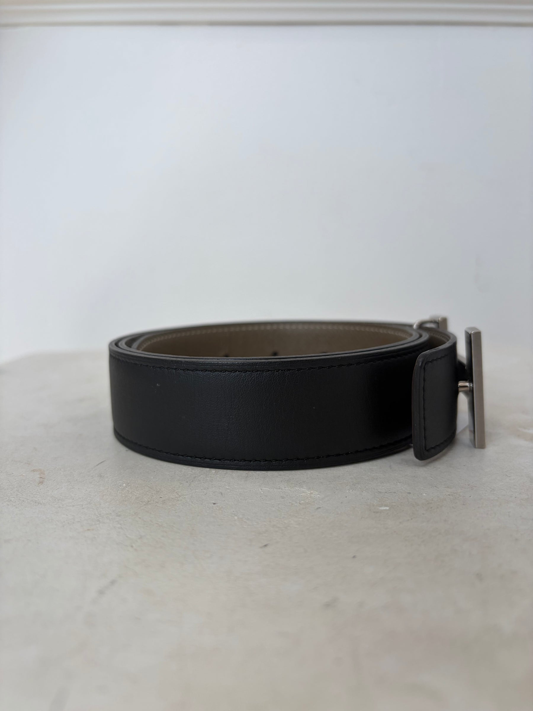 Hermès Black and Etoupe Leather Reversible H Belt, 85