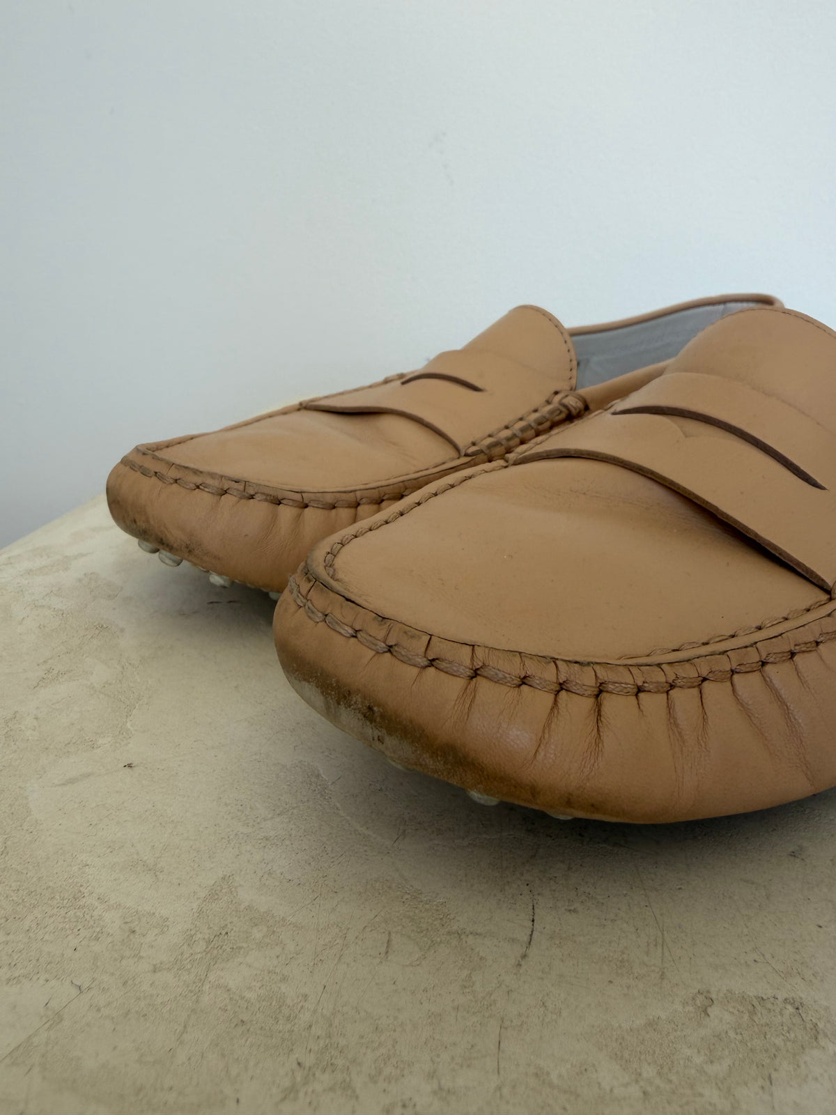 Tod's Beige Leather Driving Loafer, 40