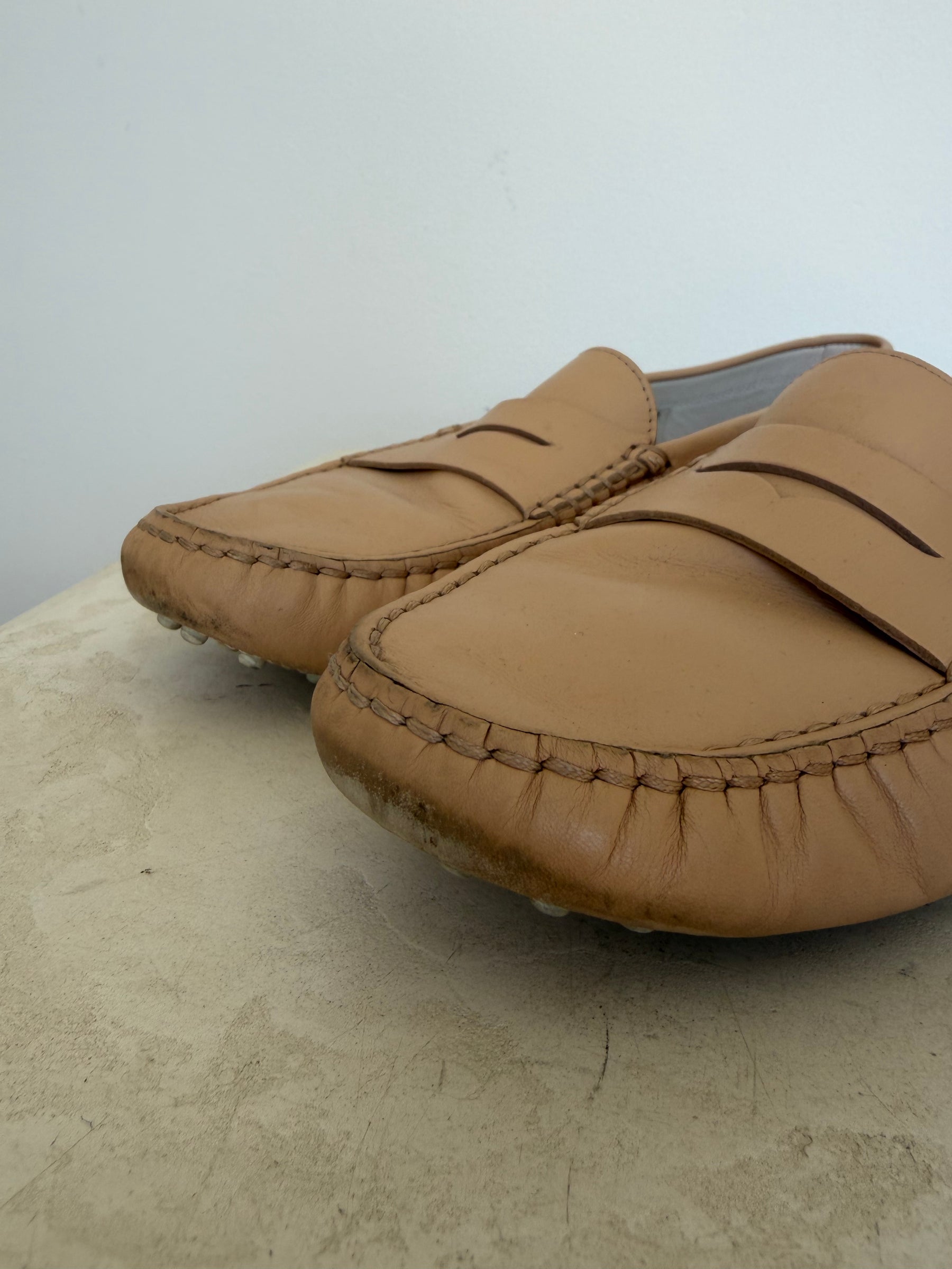 Tod's Beige Leather Driving Loafer, 40