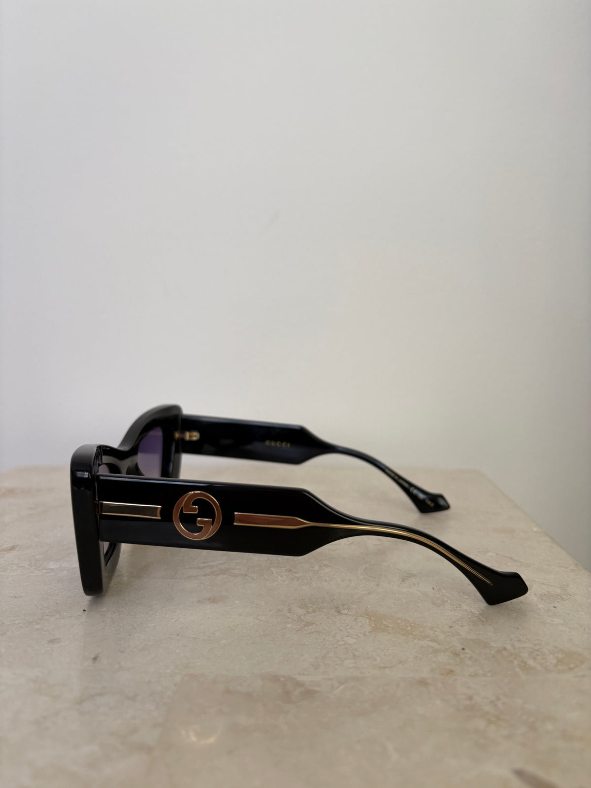 Gucci Logo Cat Eye Sunglasses Black