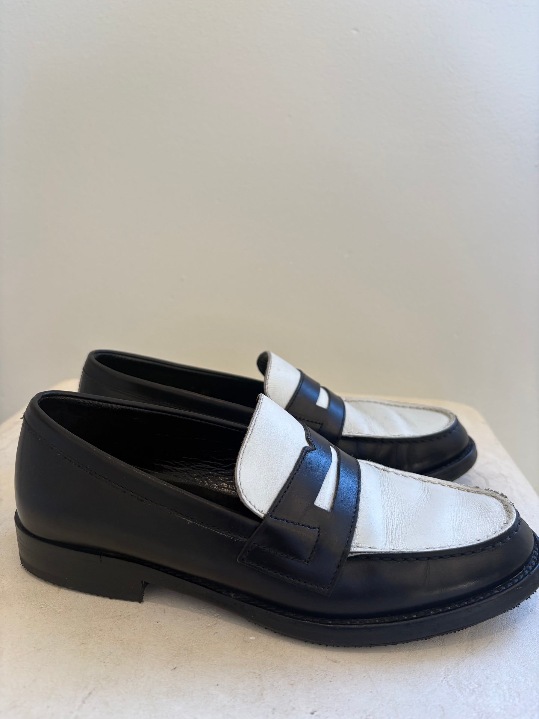 Saint Laurent Black and White Leather Loafers, 36