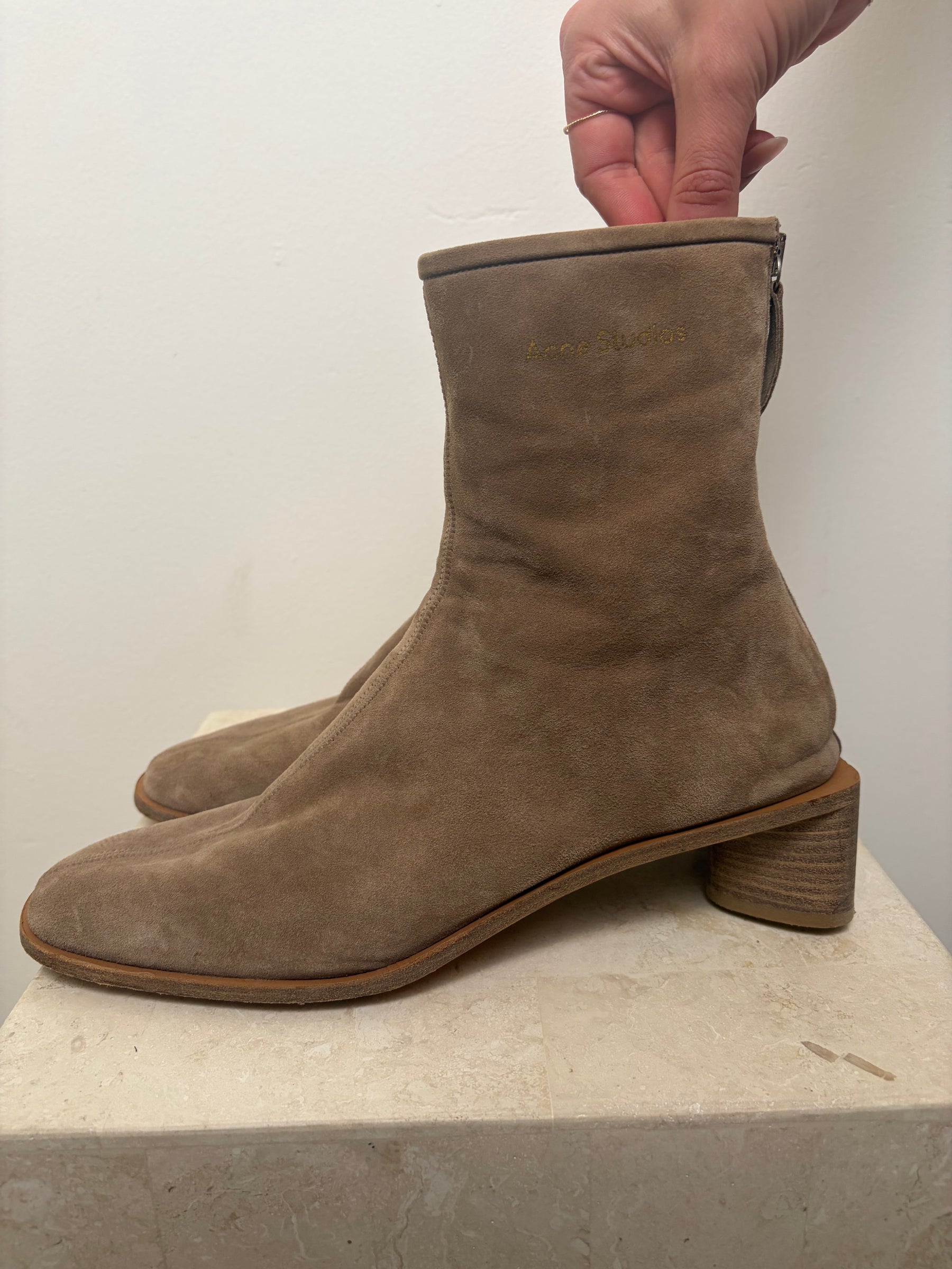 Acne Studios Taupe Suede Round Toe Ankle Boot, 41