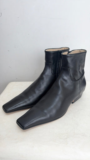 Khaite Black Leather ankle Boots, 39.5