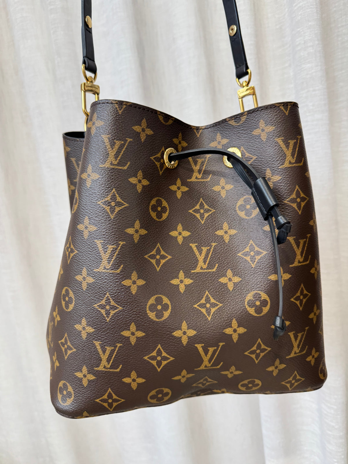 Louis Vuitton Canvas Monogram Noir Neonoe Bucket Bag