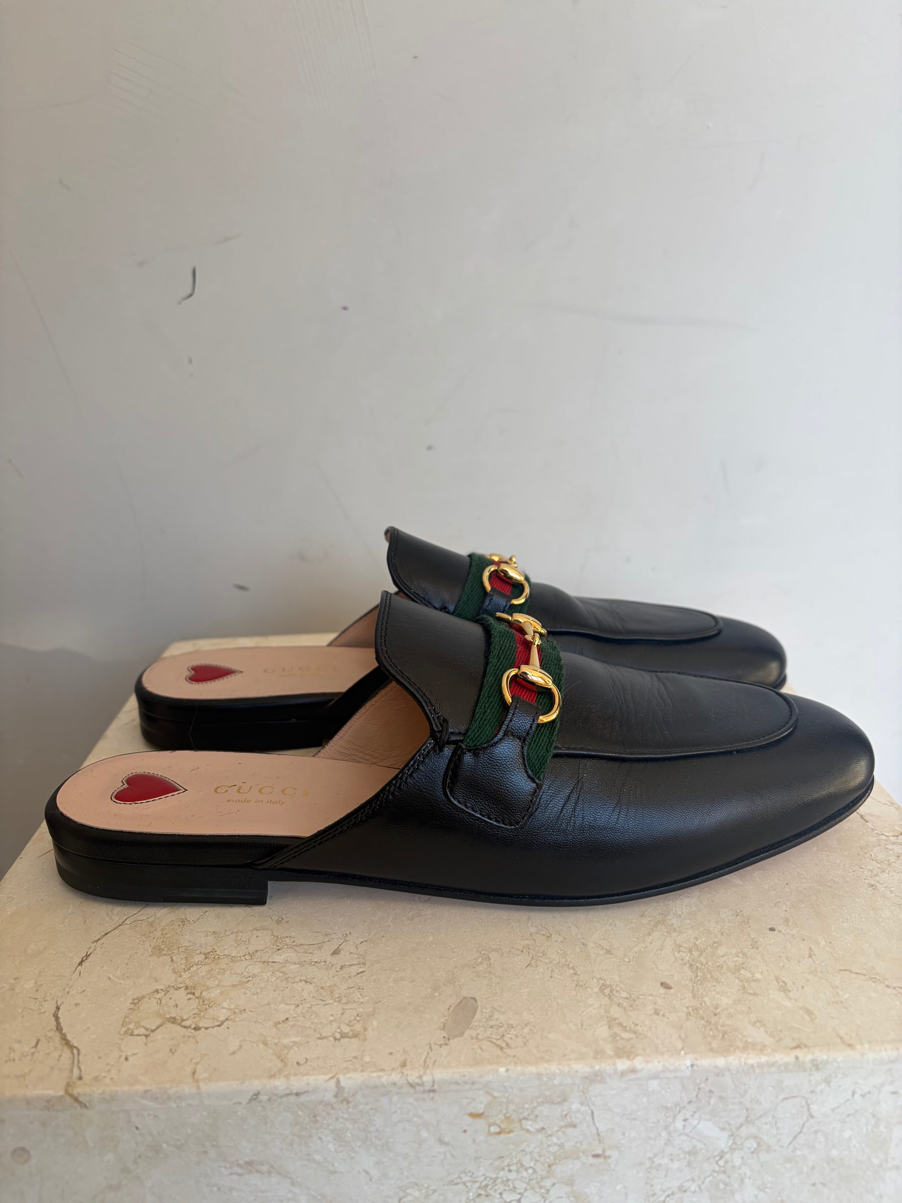 Gucci Black Leather Princeton Mule with Green and Red Detail, 39