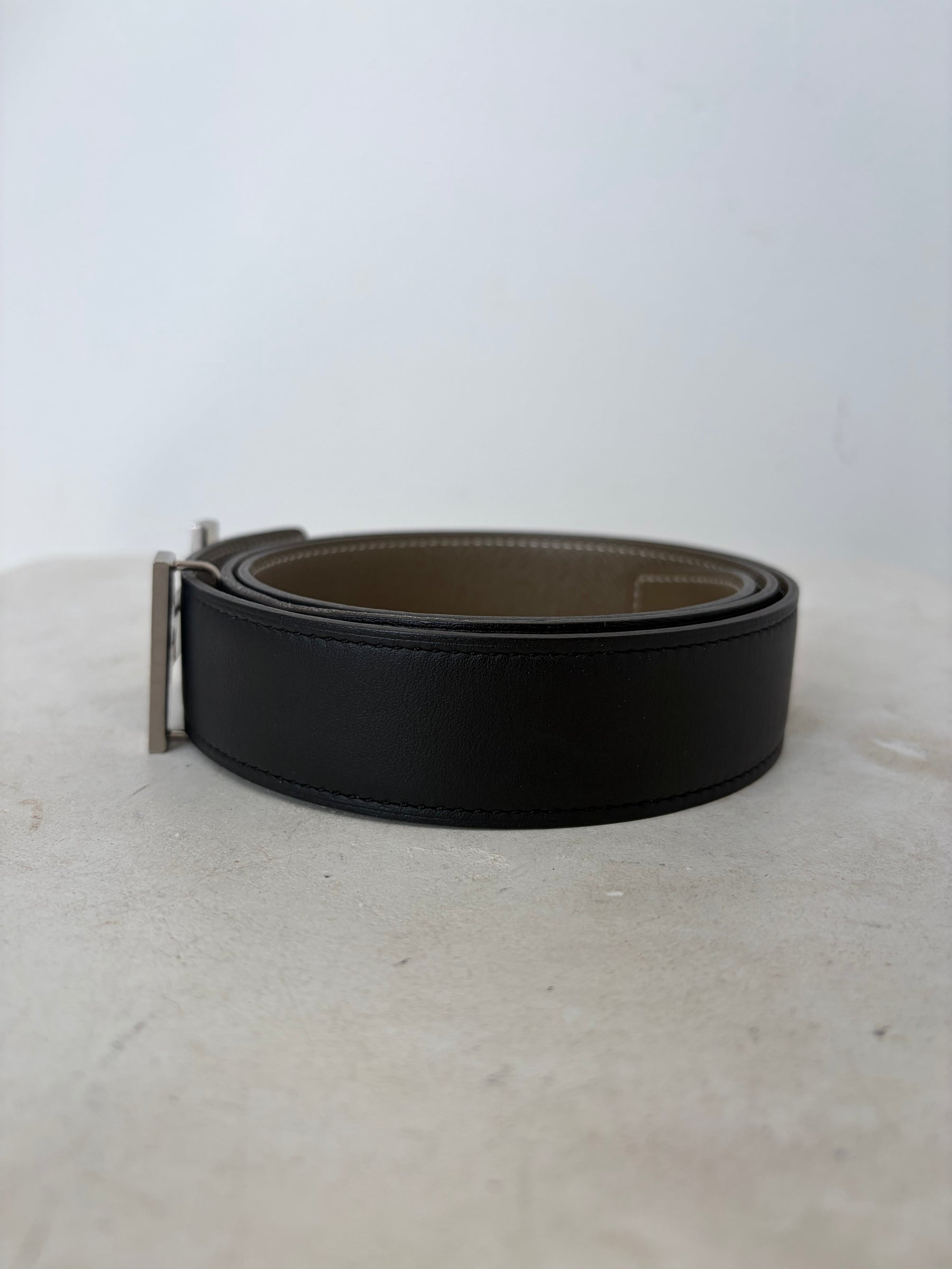 Hermès Black and Etoupe Leather Reversible H Belt, 85