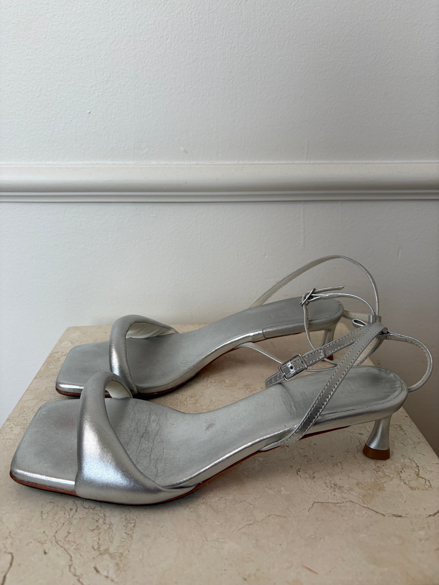 Tibi Silver Padded Leather Strappy Kitten Heel, 38