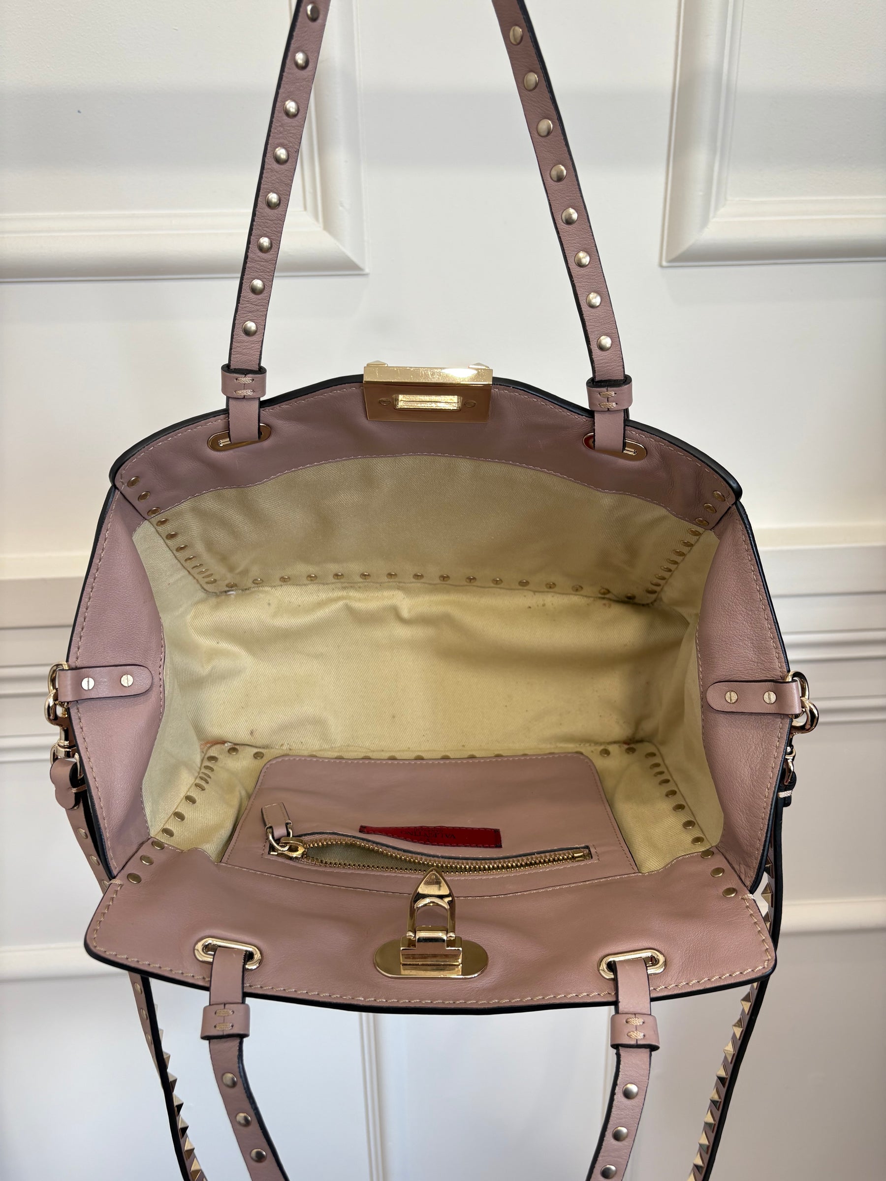 Valentino Garavani Rockstud Soft Leather Tote Beige Pink