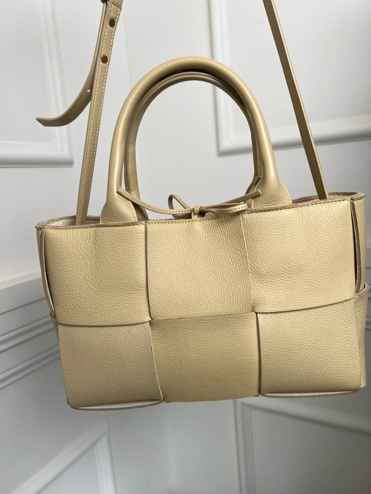 Bottega Veneta Mini Arco Tote Intraccio Leather With Detatchable Strap Beige