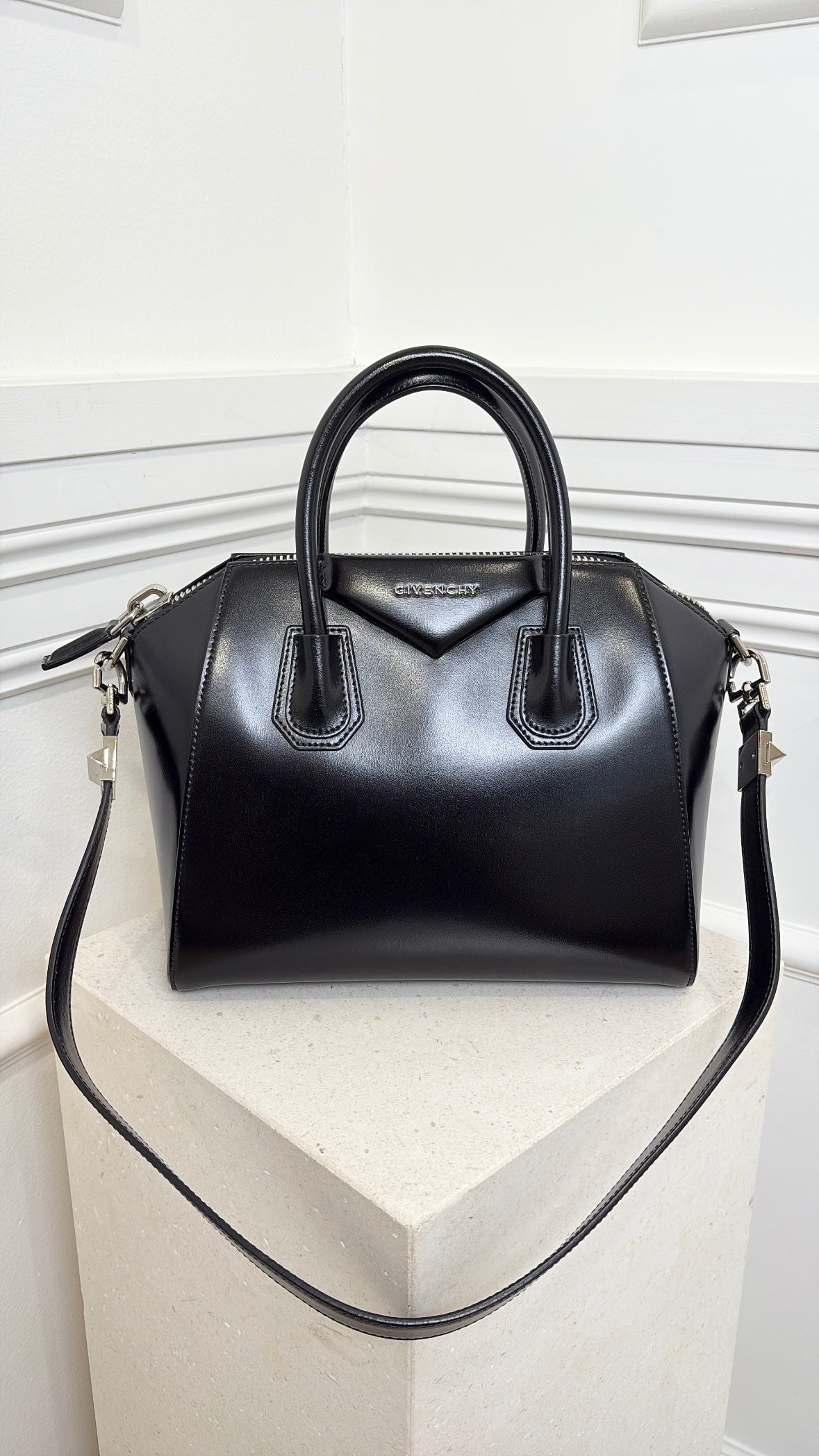 Black Shiny Leather Small Antigona Bag