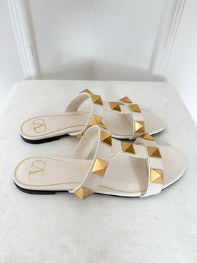 Valentino Roman Stud Calfskin Slide Sandal Cream, 38.5