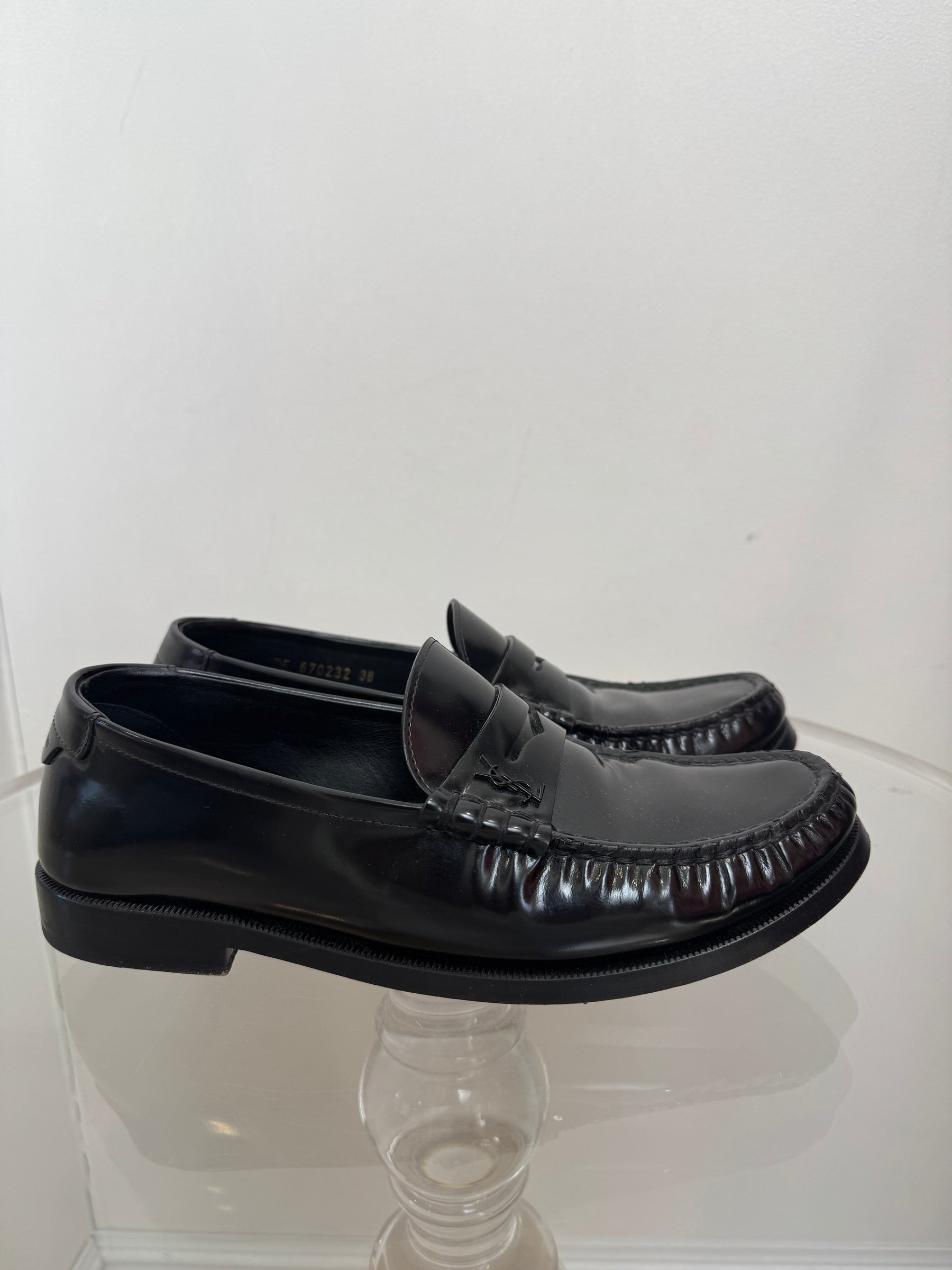 Saint Laurent Black Leather Le Loafer, 38