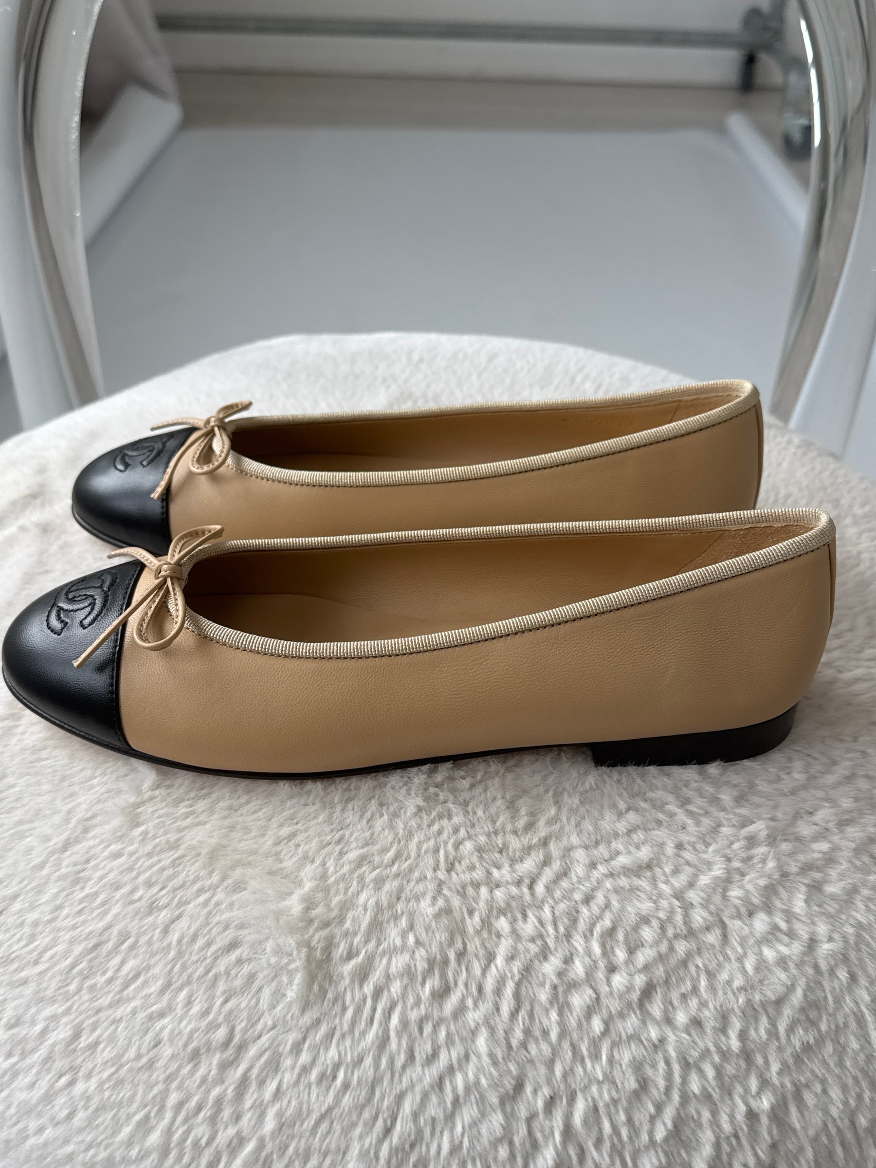 Chanel Beige and Black Ballet Flats, 39 C