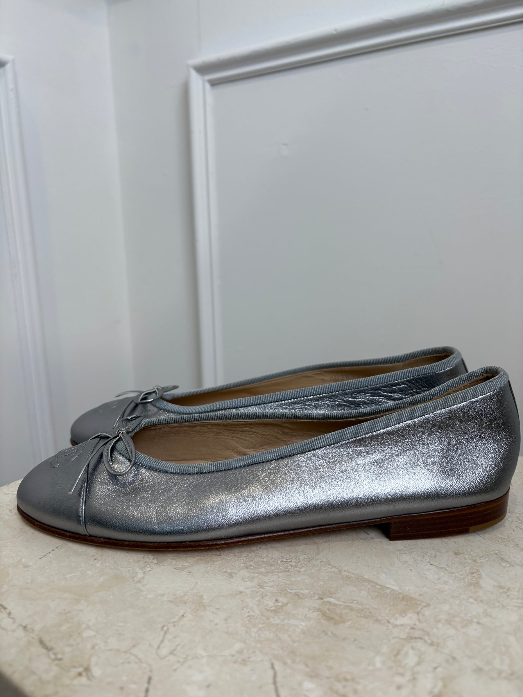 Chanel Silver Leather Ballet Flats, 39