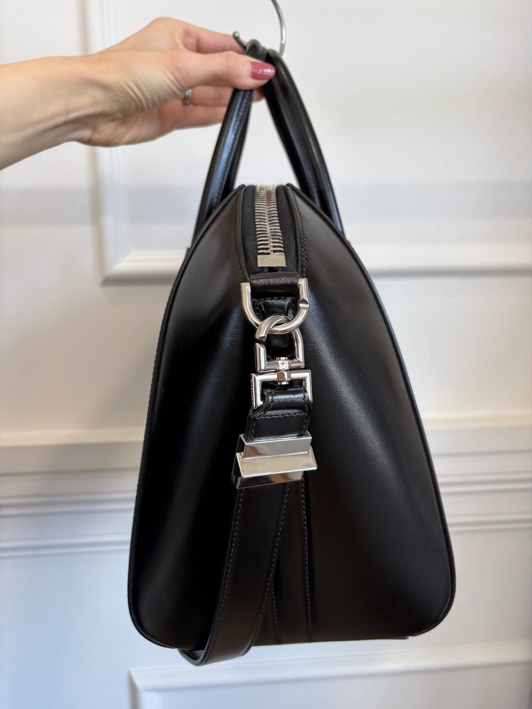 Givenchy Large Antigona Black