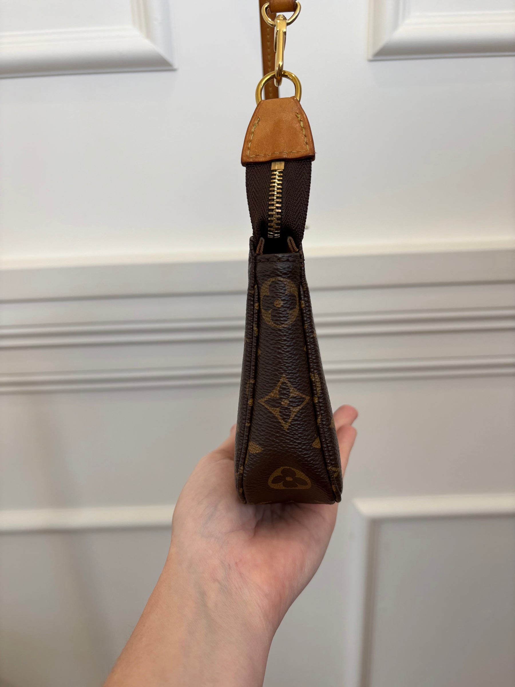 Louis Vuitton Monogram Pochette