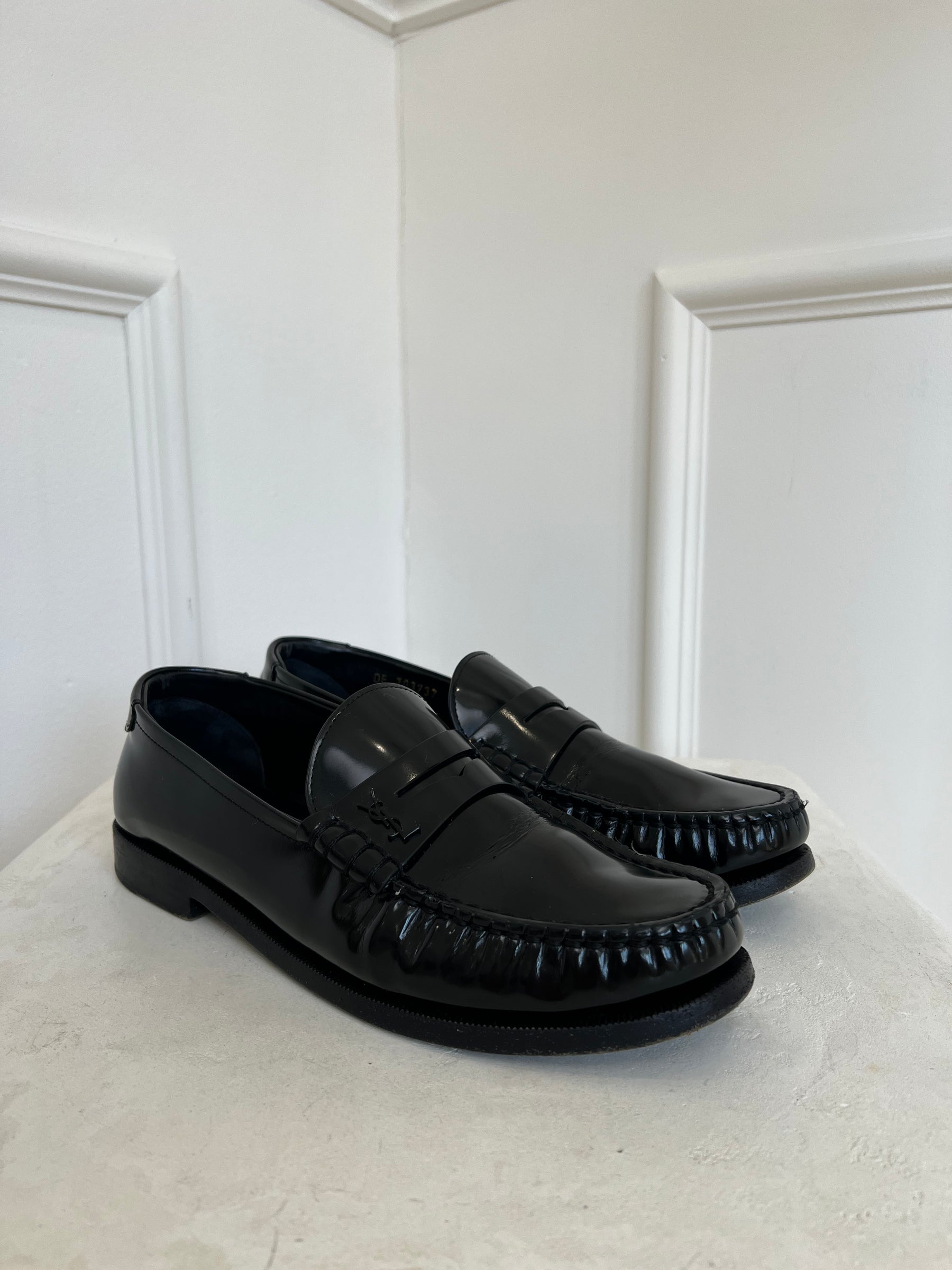 Saint Laurent Black Le Loafer, 39