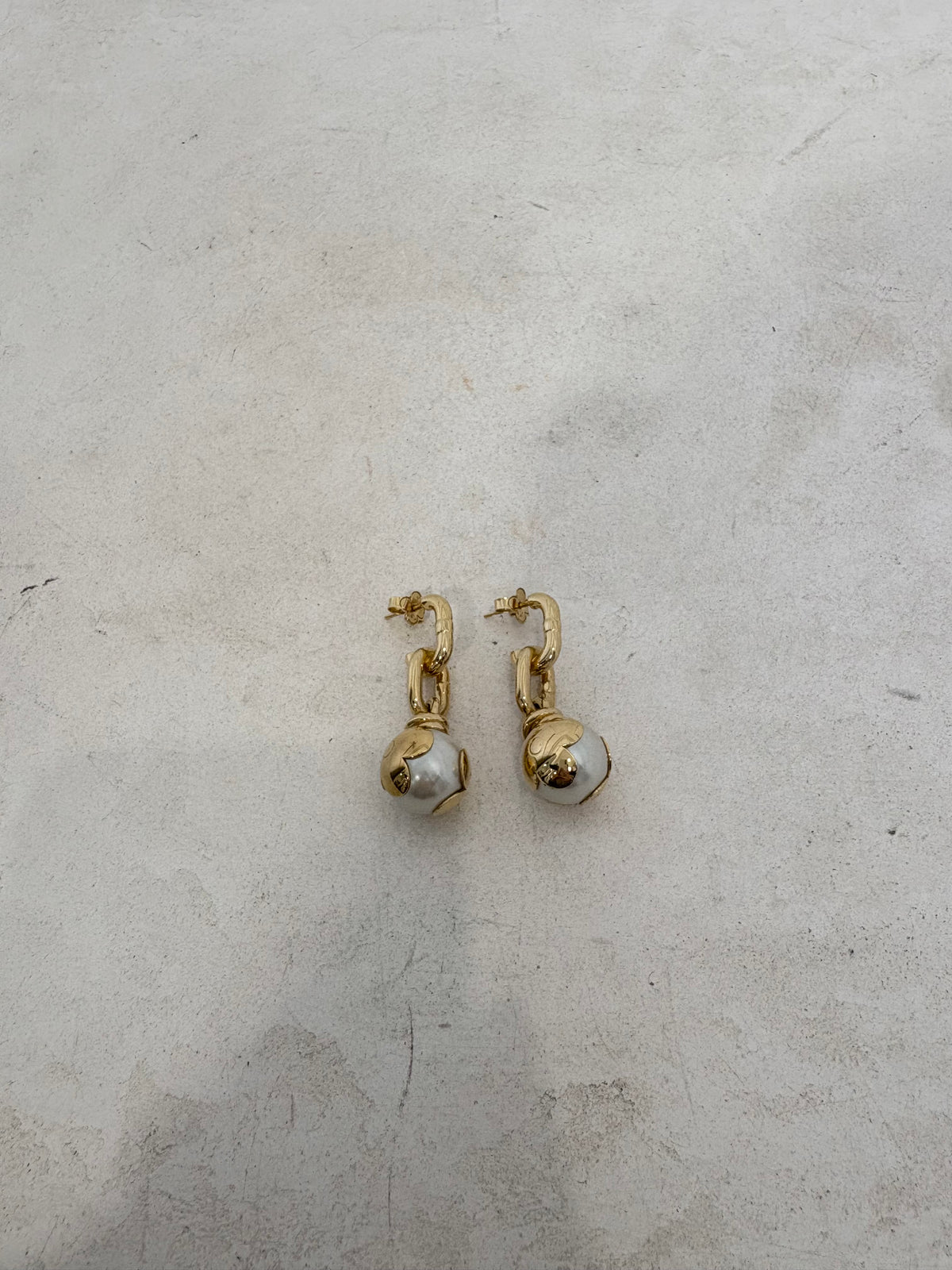 Louis Vuitton Gold Tone Pearl Drop Chain Earrings