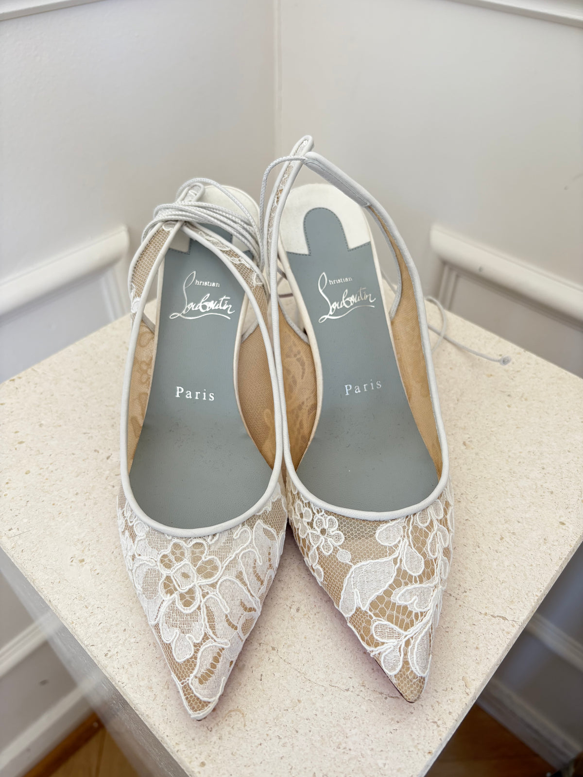 Christian Louboutin Lace Up Kate Pumps 8.5cm Off White, 38