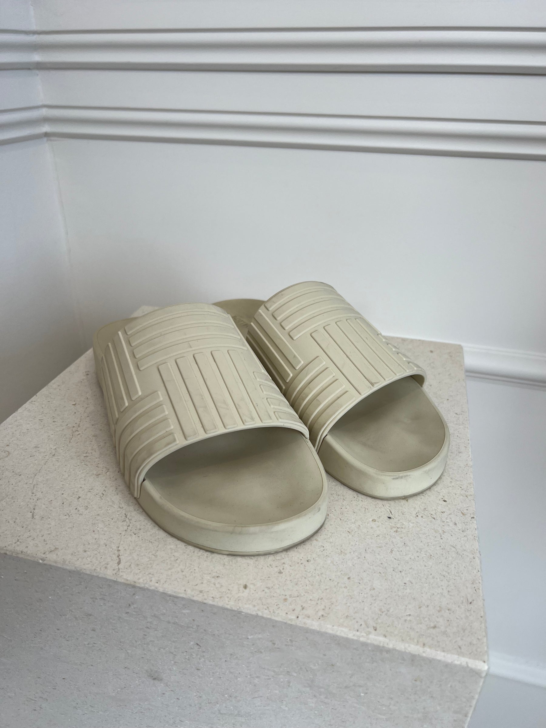 Bottega Veneta Cream Rubber Slides, 36