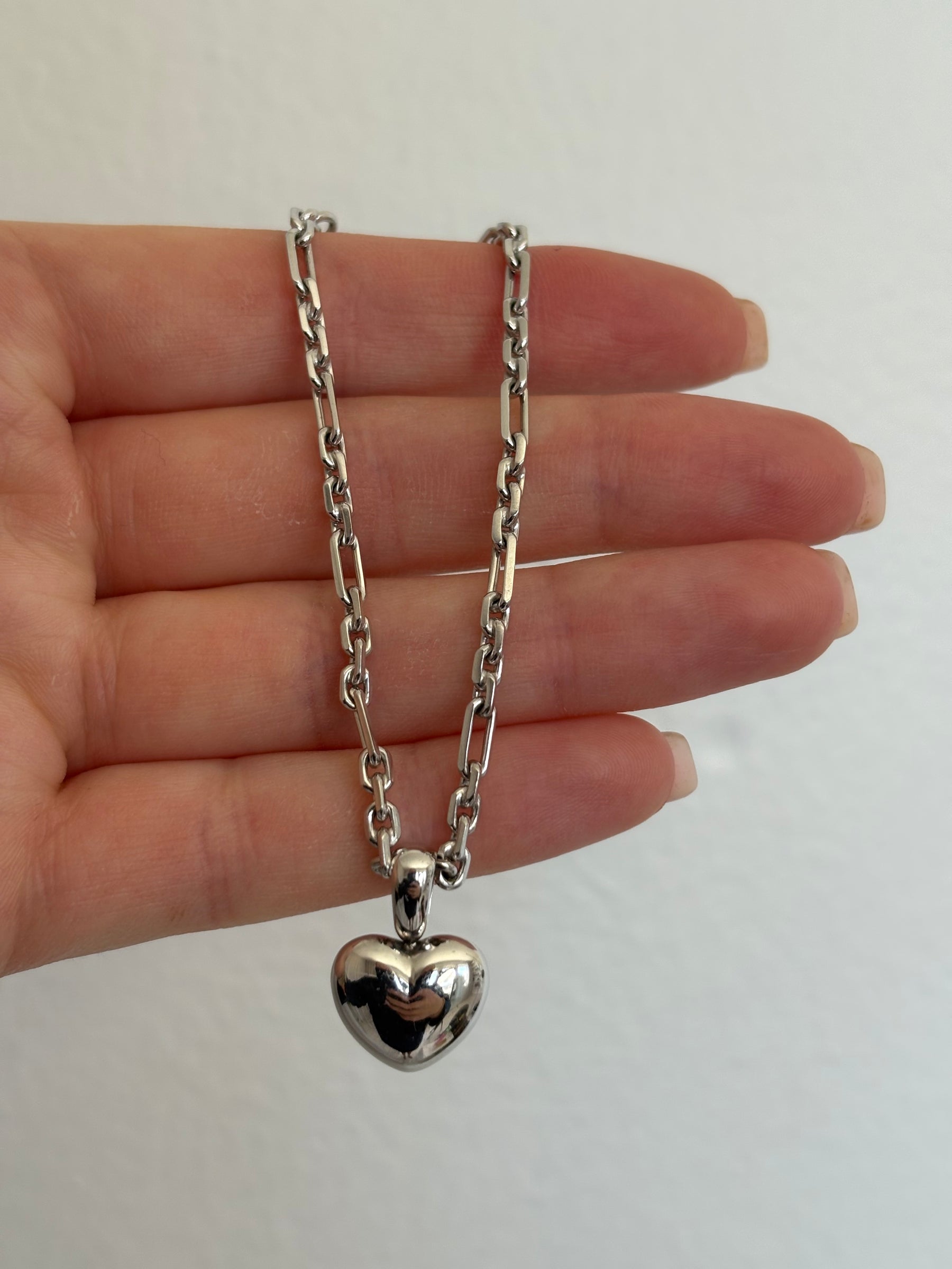 Olivia Bond 9ct White gold Summer Bracelet with Heart Charm