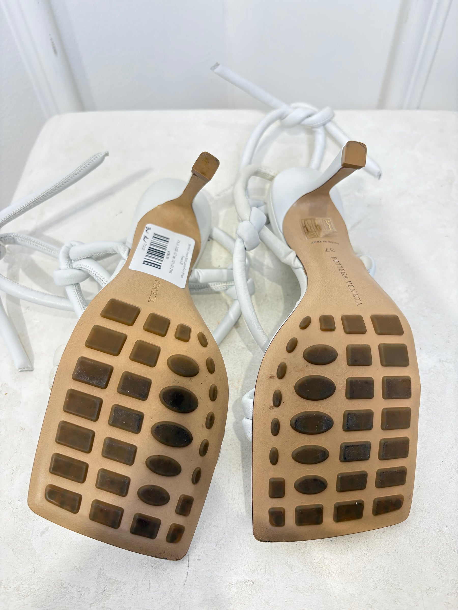 Bottega Veneta White Leather Knot Heeled Sandals, 37