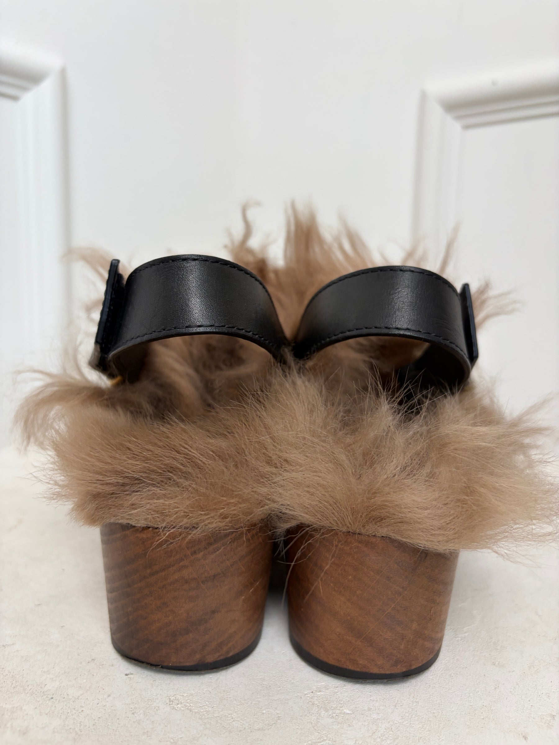 Gucci Amstel Fur Clogs Black, 38.5