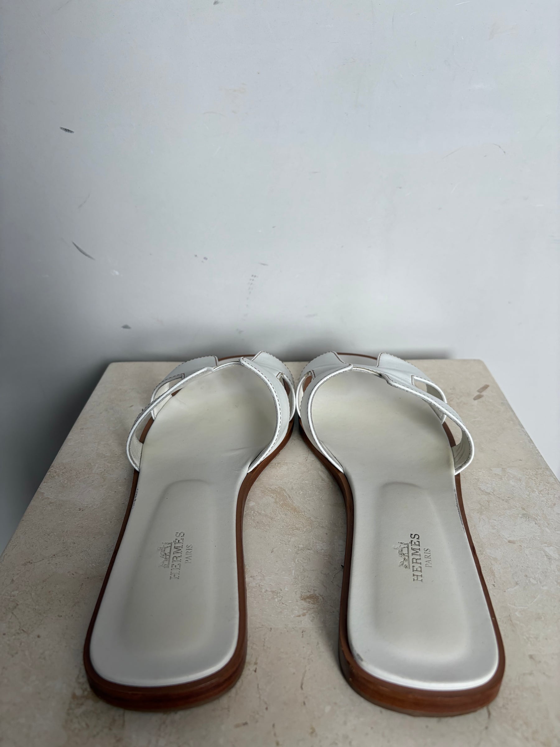 Hermès White leather Oran Sandals, 41