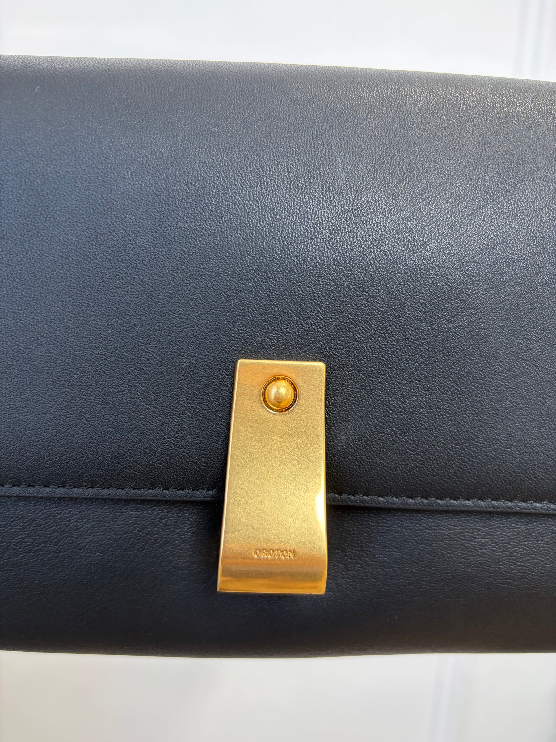 Oroton Etta Medium Clutch Bag With Shoulder Strap