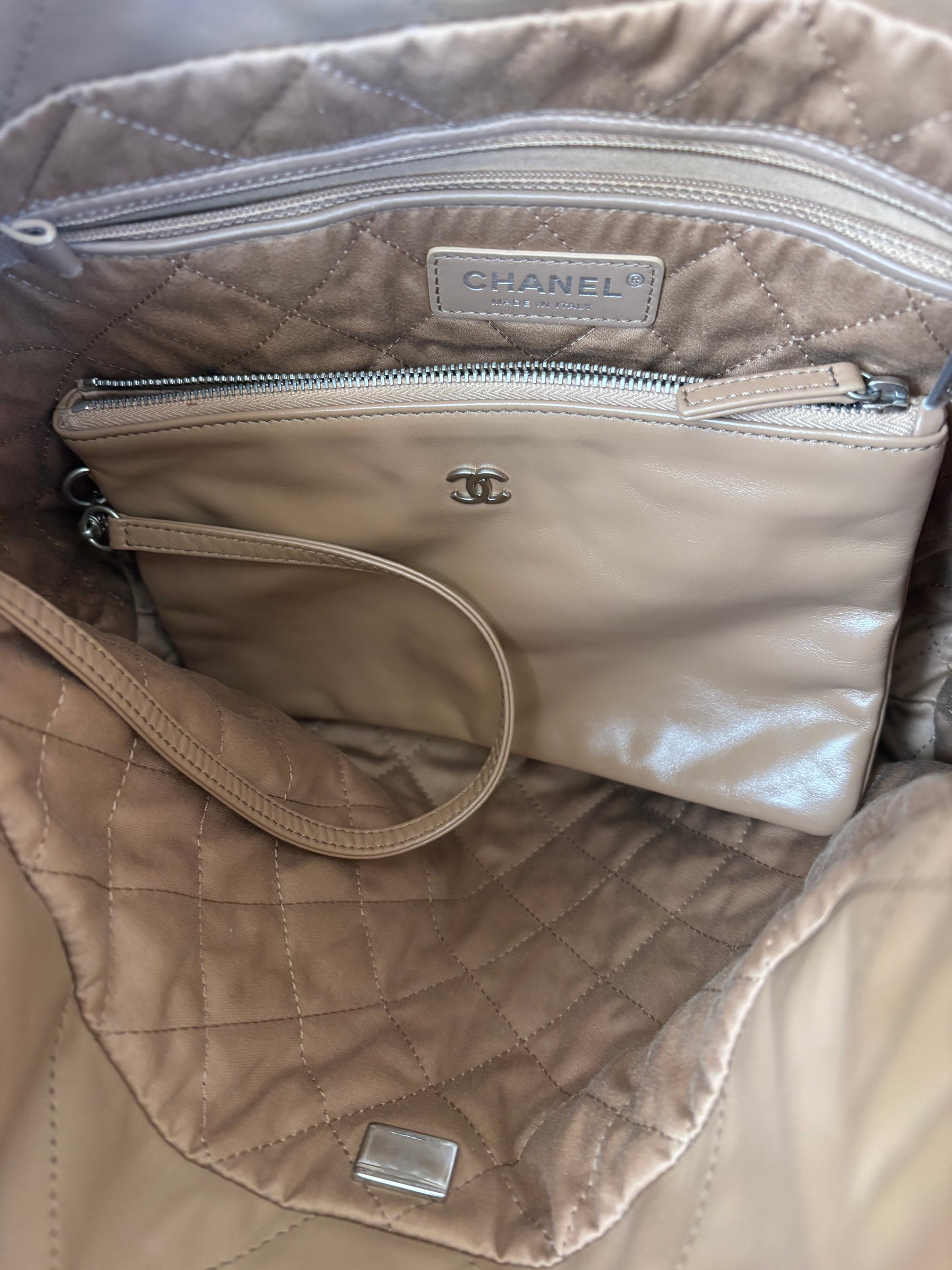 Chanel 22 Brown Leather Small Shoulder Bag