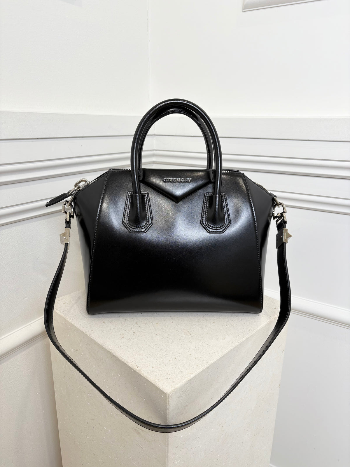Black Shiny Leather Small Antigona Bag