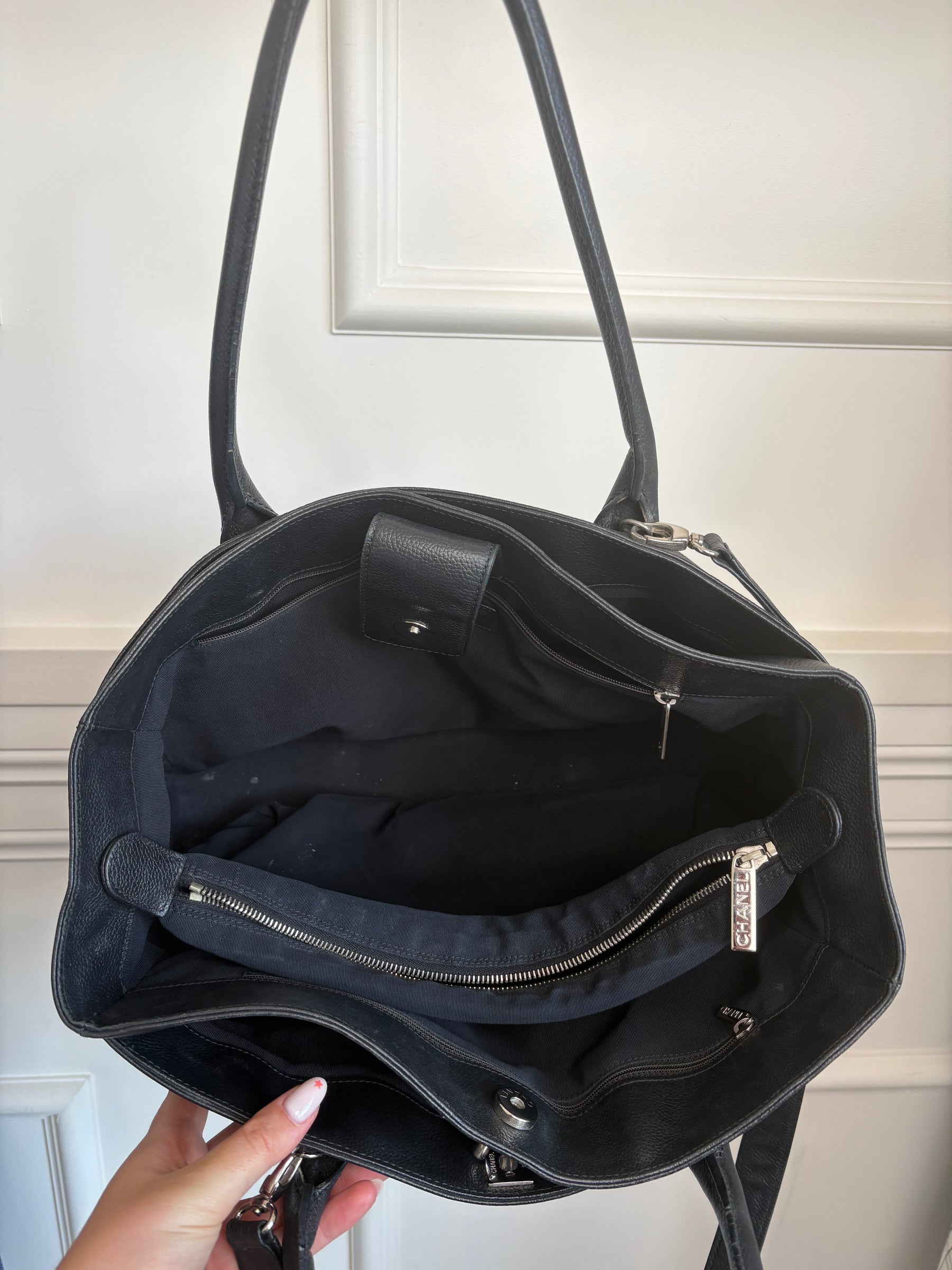 Chanel Black Caviar Leather Executive Cerf Tote