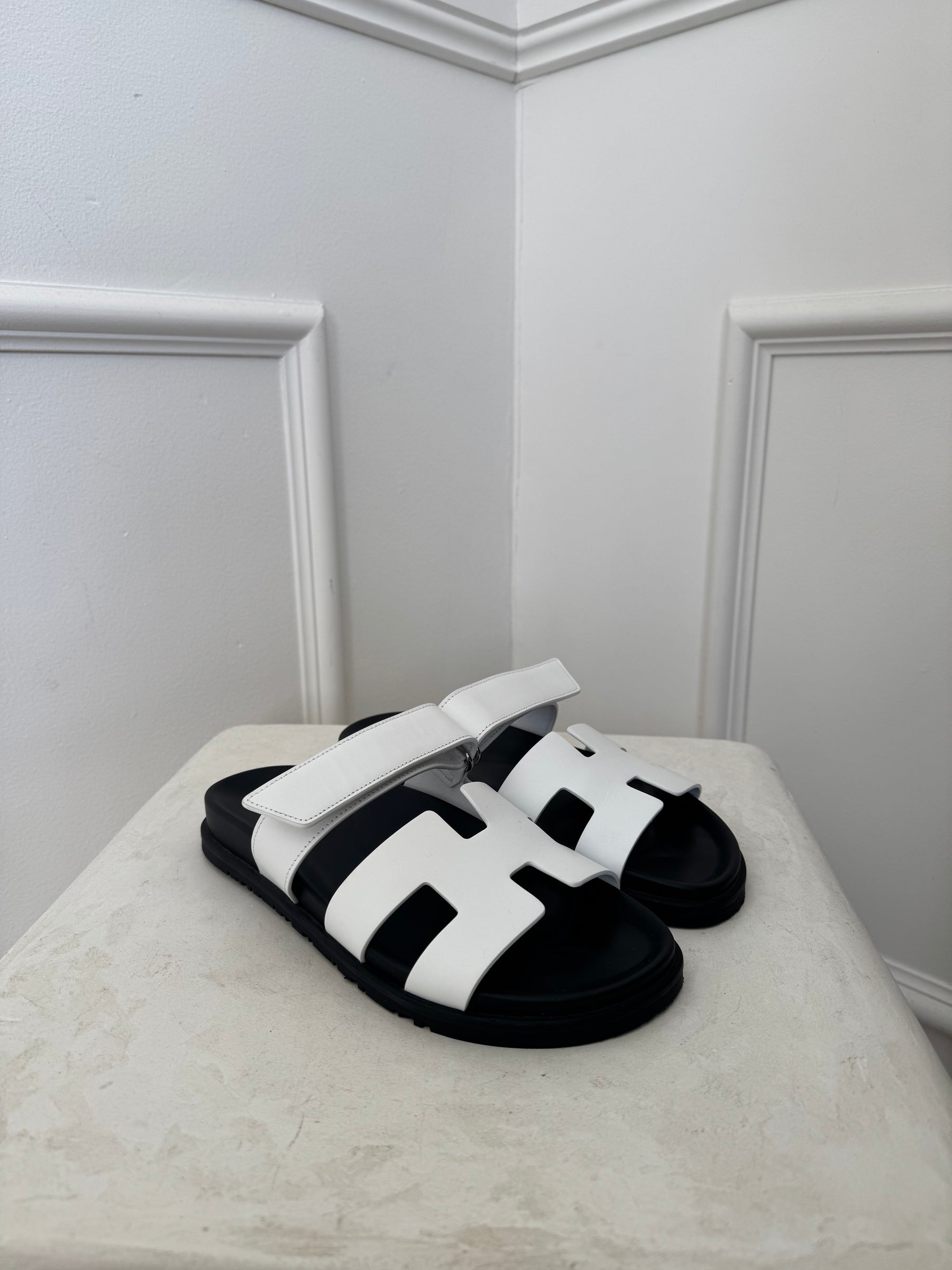 Hermès White Leather Chypre Sandals, 38