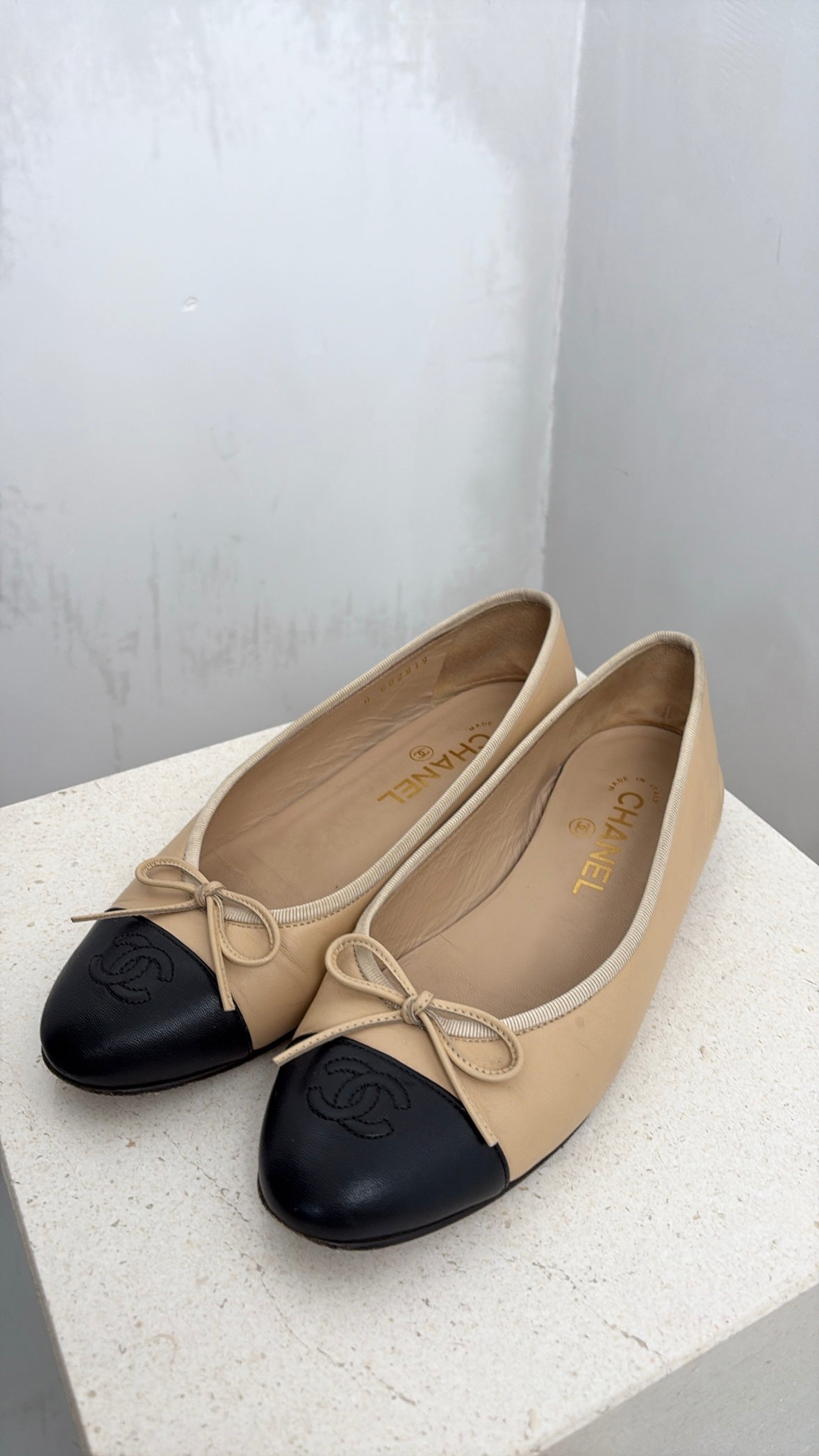 Chanel Beige Black Ballet Flats, 38