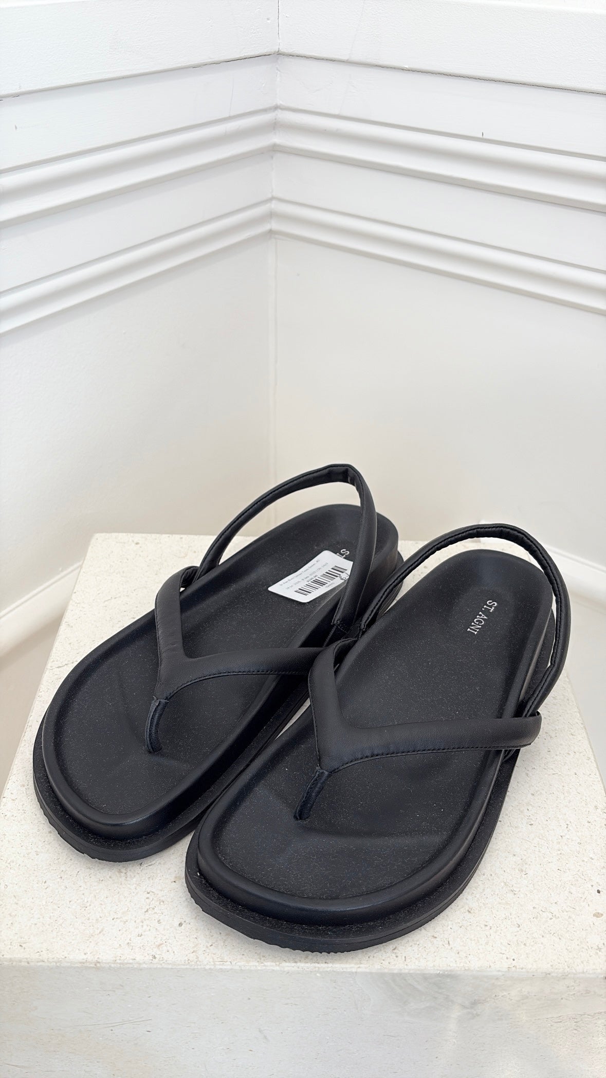 St Agni Black Leather Thong Sandal, 40