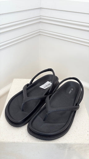 St Agni Black Leather Thong Sandal, 40