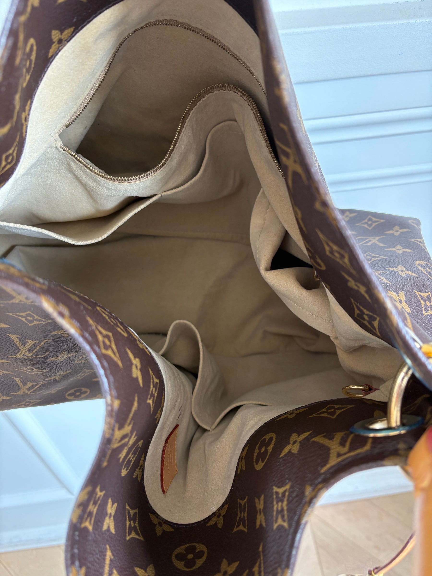 Louis Vuitton Canvas Monogram Artsy Bag