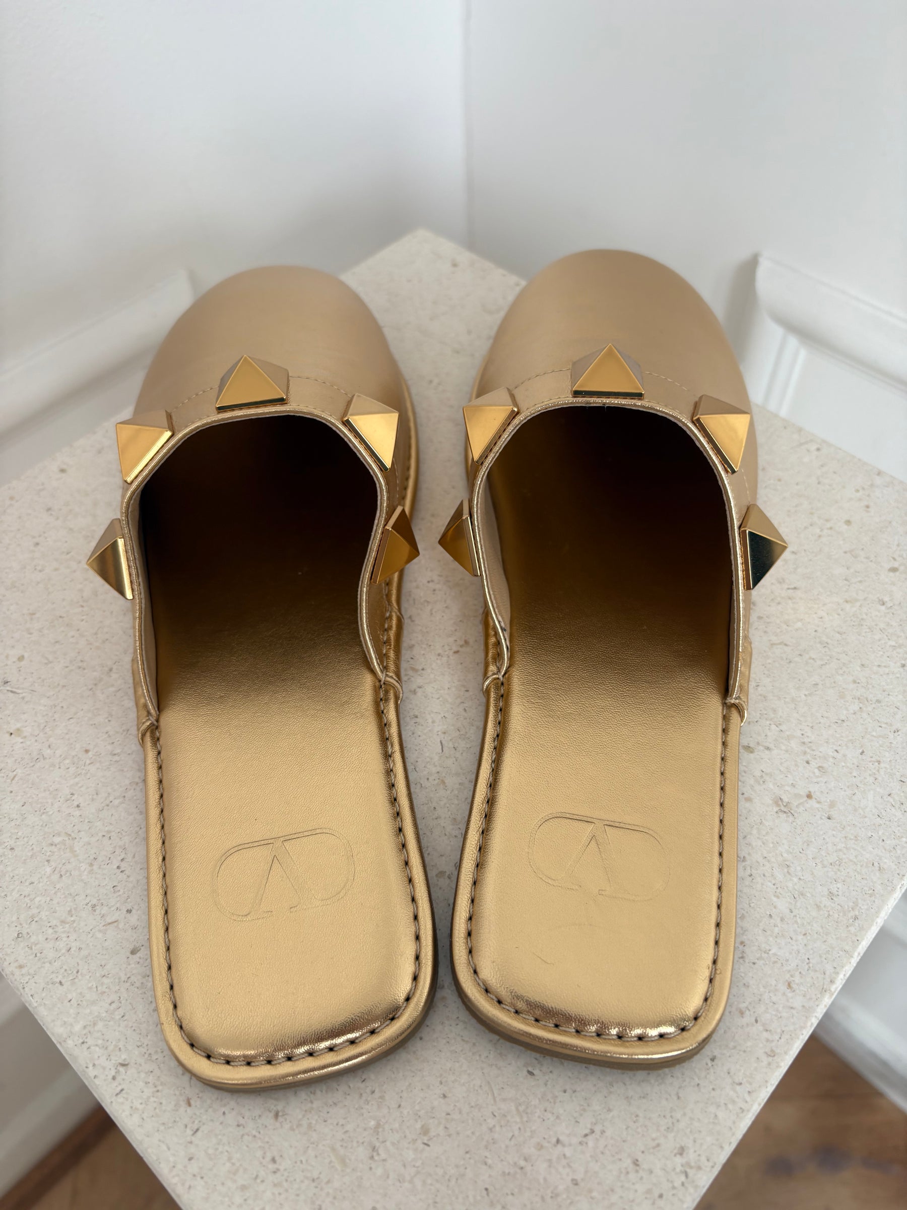 Valentino Garavani Gold Leather Roman Sud Slipper, 41.5