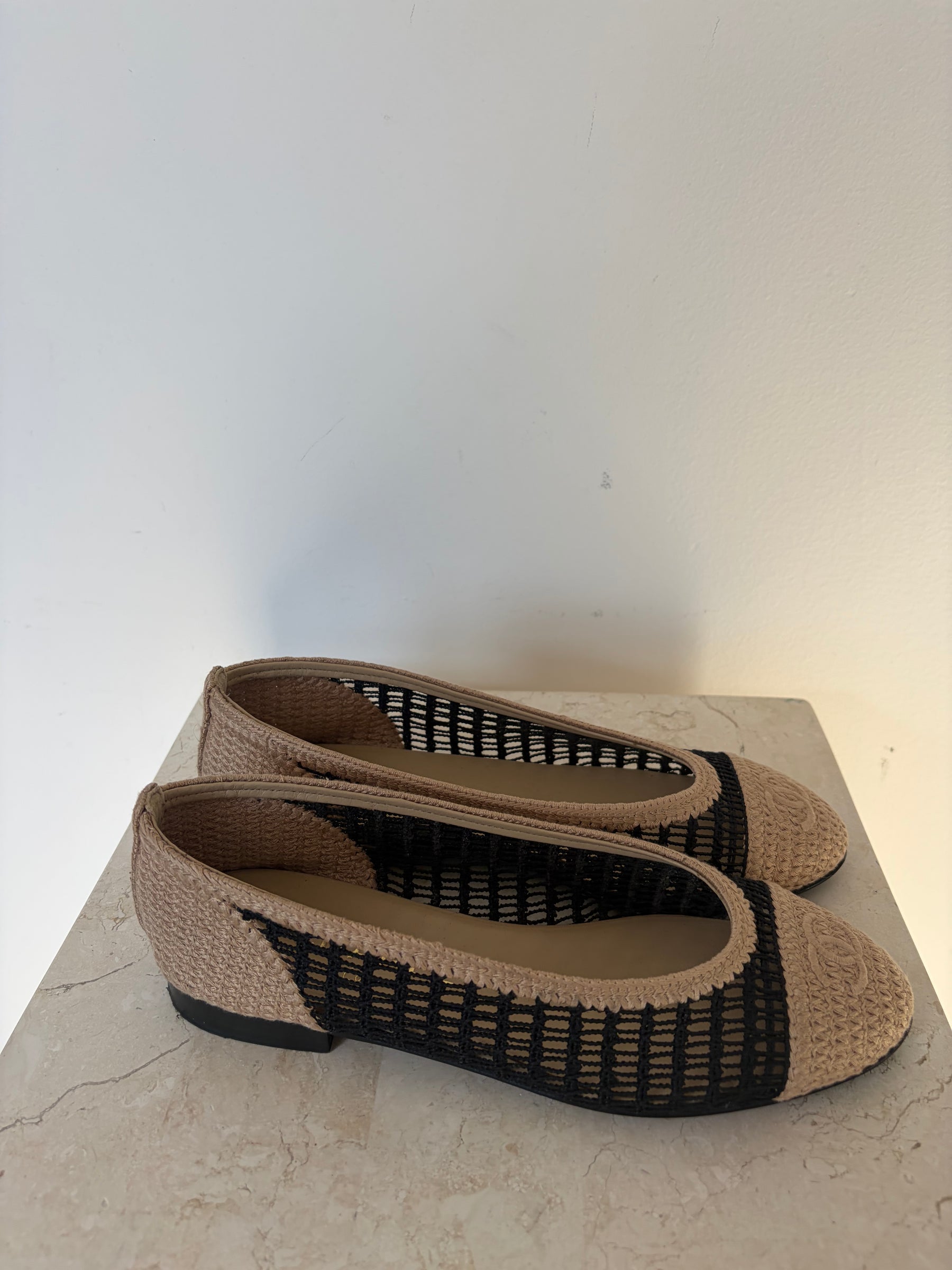Chanel Natural And Black Raffia Ballet Flats, 36.5 C