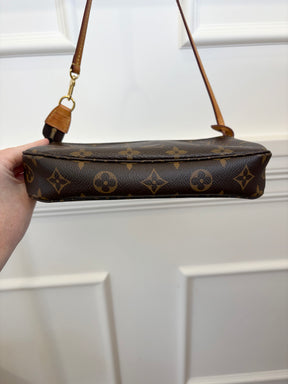 Louis Vuitton Monogram Pochette