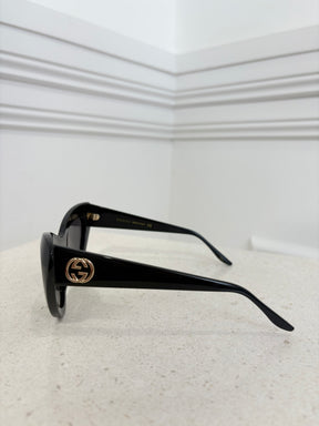 Gucci Cat Eye sunglasses Black