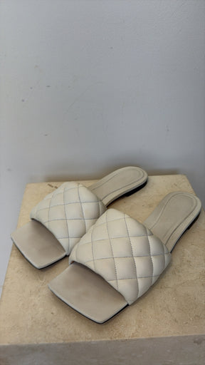 Bottega Veneta White Padded Leather Quilted Lido Slides, 41