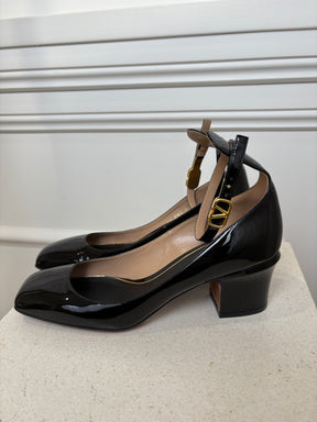 Valentino Garavani Black Patent Leather Heeled Mary-Janes, 39