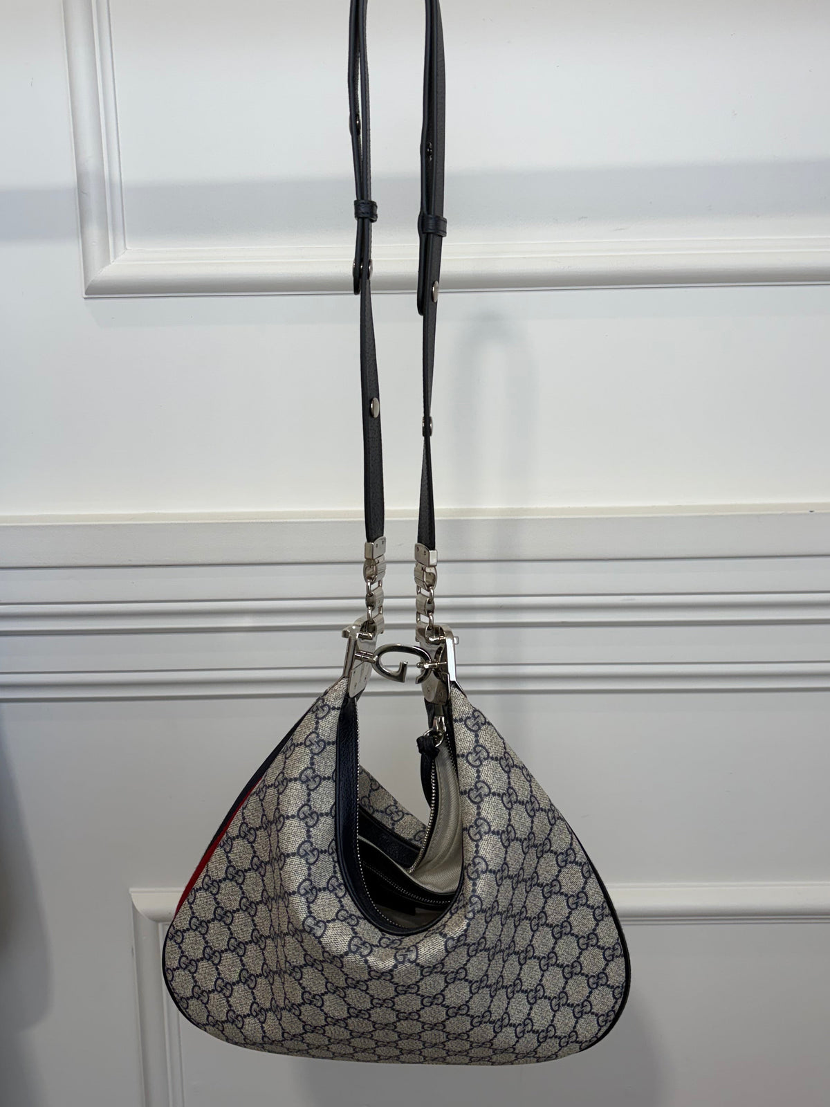 Gucci GG Supreme Canvas Attache Bag Beige / Blue Medium