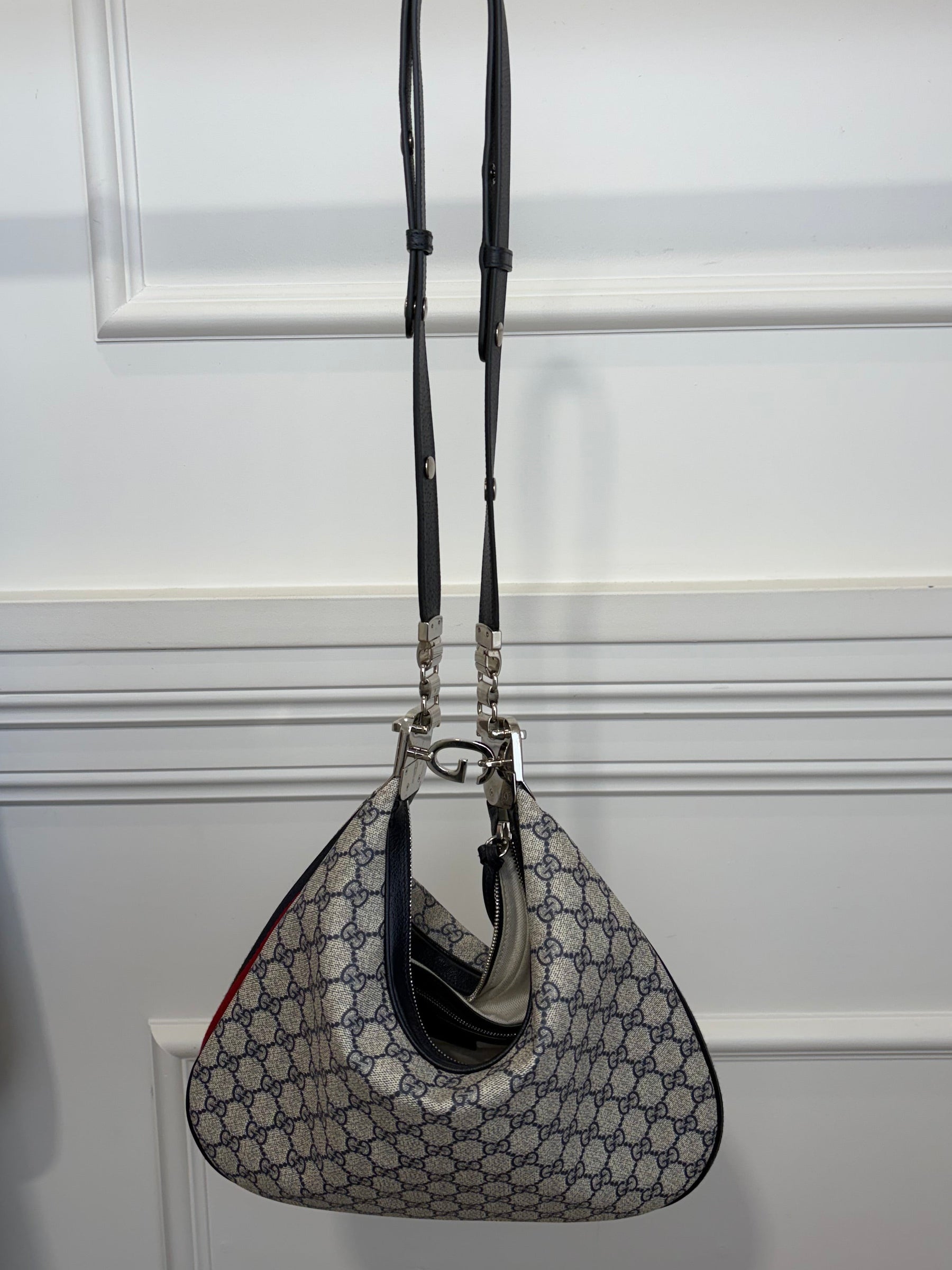 Gucci GG Supreme Canvas Attache Bag Beige / Blue Medium