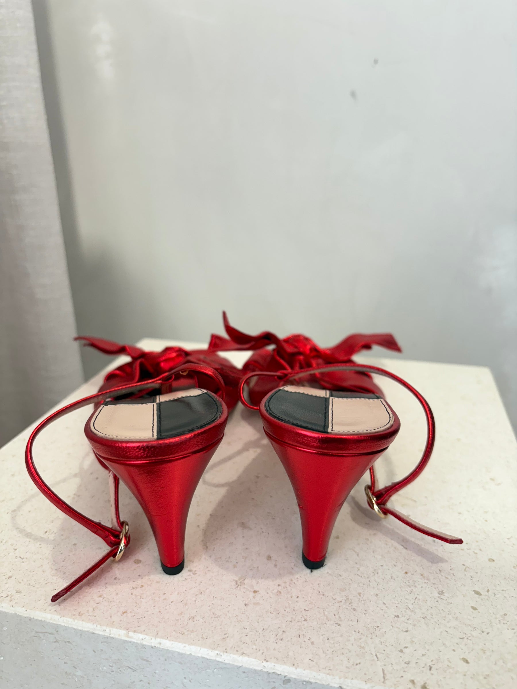 Gucci Red Metallic Bow Slingbacks, 40